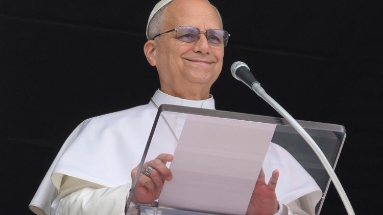 Regina Caeli: el Papa recuerda que el amor de Dios no es idea humana, sino «vida divina»