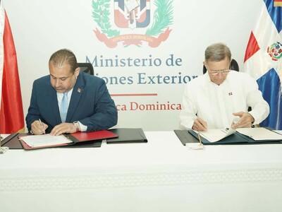 República Dominicana firma acuerdo de servicios aéreos con Trinidad y