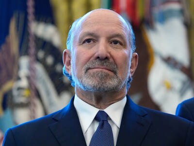 Secretario de Comercio insiste en que no tenía relación con Epstein