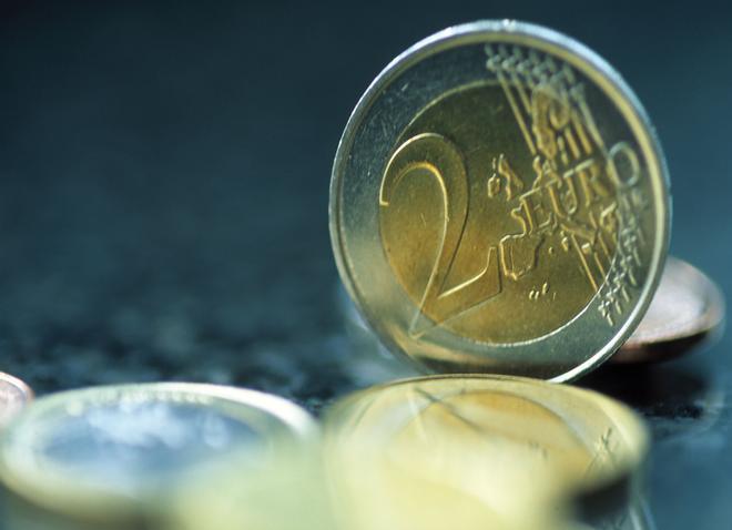 Ya están disponibles estas nuevas monedas de 2 euros: conmemoran la reforma del artículo 49 de la Constitución