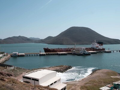 Al grito de “¡Aquí no!”,  indígenas México  toman planta amoníaco