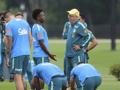 Ancelotti dice que Brasil necesita enfoque ante Japón
