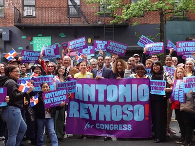 Antonio Reynoso busca apoyo de la comunidad latina en primarias