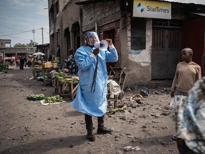 Autoridades unen fuerzas para vacunas y terapias al ébola