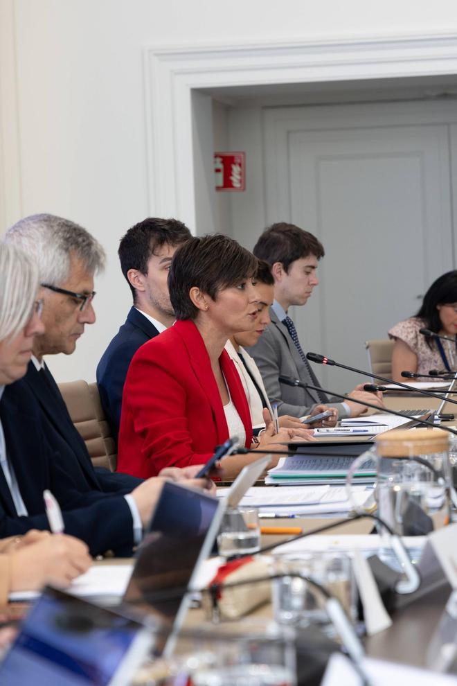 Blindar a perpetuidad la VPO, el origen del nuevo 'encontronazo' del Gobierno y las comunidades del PP