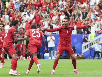 Cristiano calma la tormenta con doblete y Portugal golea a Uzbekistán