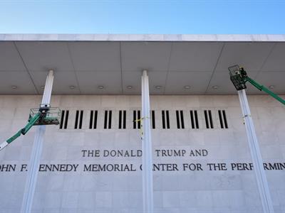 El Centro Kennedy quita el nombre de Trump de su página web