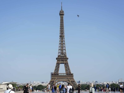El turismo en París es afectado por ola de calor