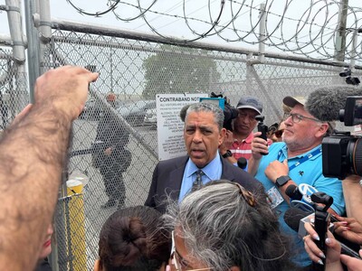 Espaillat critica financiamiento ICE y falta de reformas necesarias