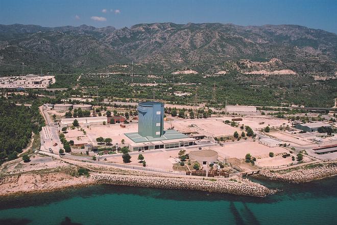 España vuelve a aplazar la vuelta de los residuos nucleares que mandó a Francia y acumula ya 20 años de retraso