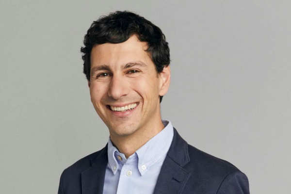 HBO Max ficha al productor de Sirât para liderar sus producciones originales en España