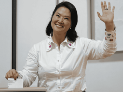 Keiko Fujimori celebra ventaja electoral mientras continúa el conteo