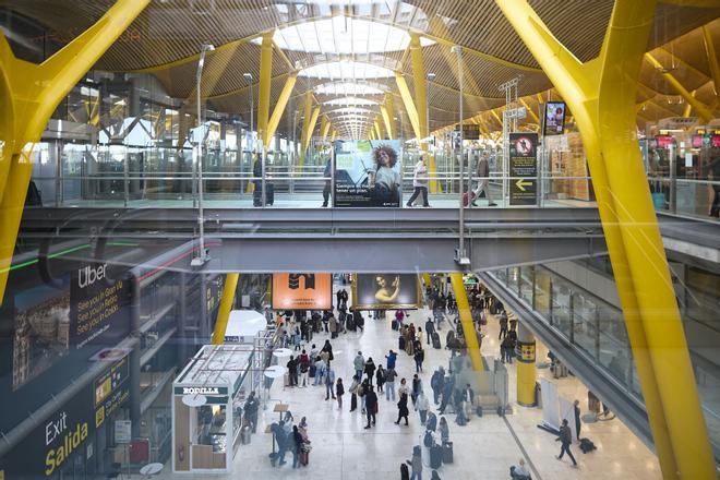 Las aerolíneas ven avaladas en Bruselas las tarifas por equipaje de mano: "Es legal cobrar menos a quien viaje solo con un bulto"