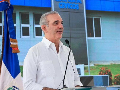 Luis Abinader inaugura un hospital en Santiago