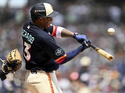 Manny Machado la saca, pero los Filis completan barrida