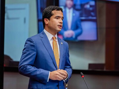 Omar Fernández, un político con temor a Dios