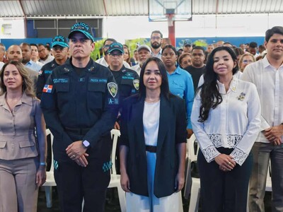Plan de seguridad transforma Villas Agrícolas con luz y más policías