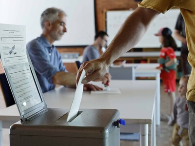 Suiza rechaza el tope migratorio, según las primeras estimaciones