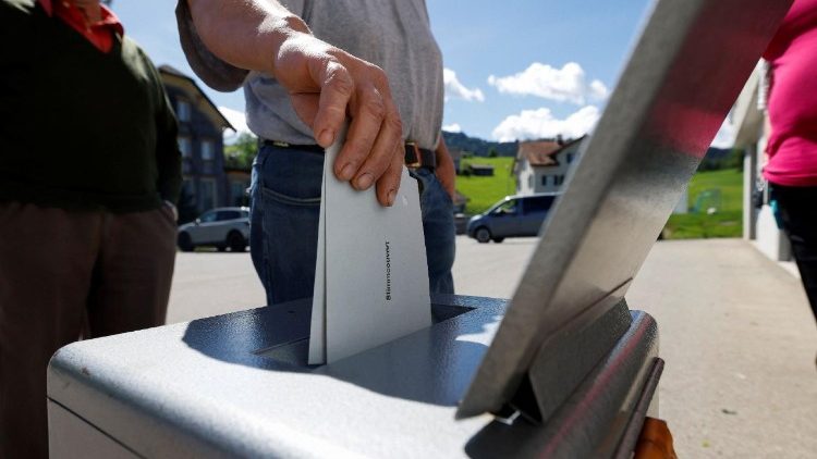 Suiza rechaza referéndum para limitar la inmigración