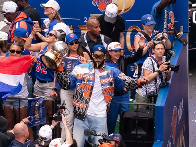 Towns y los Knicks encabezan desfile en NY