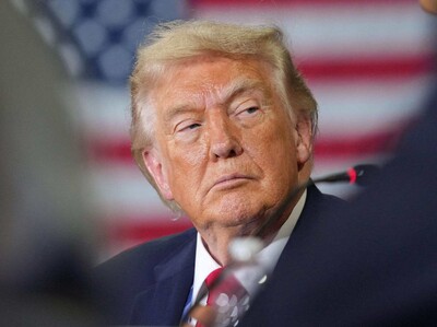 Trump abandona entrevista tras acusaciones de fraude electoral