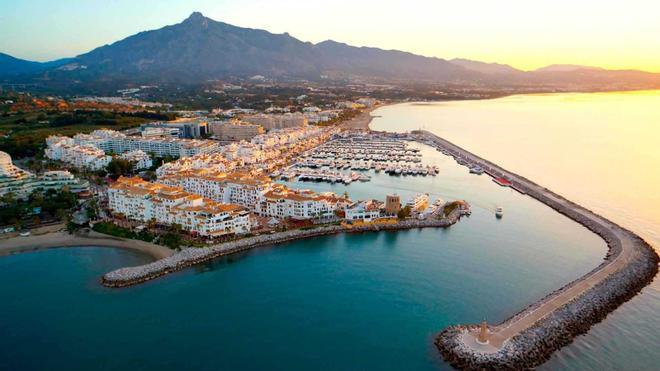 ¿Cuánto cuesta alquilar un apartamento en la playa este verano? De 3.800 en el Puerto Banús a 560 en la costa asturiana