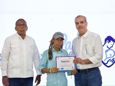 Abinader exhorta a los padres a proteger a sus familias e hijos