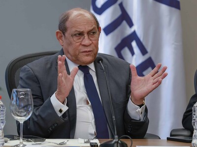 Educación trabaja con la ADP un memorando de para reducir paros