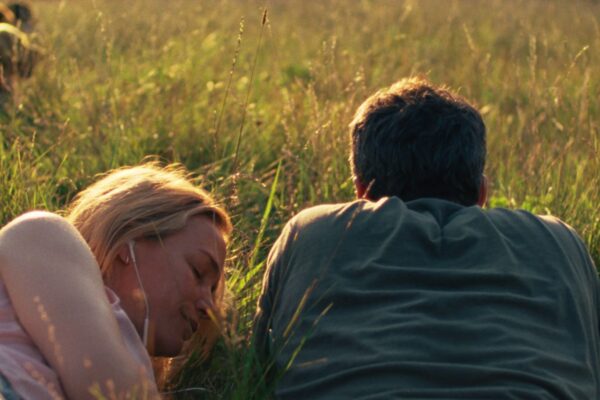 Enamorarse mientras el mundo se acaba:así es la historia de Amor Apocalipsis