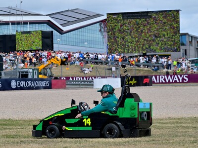 F1: Fernando Alonso logra una victoria en Silverstone...kart LEGO