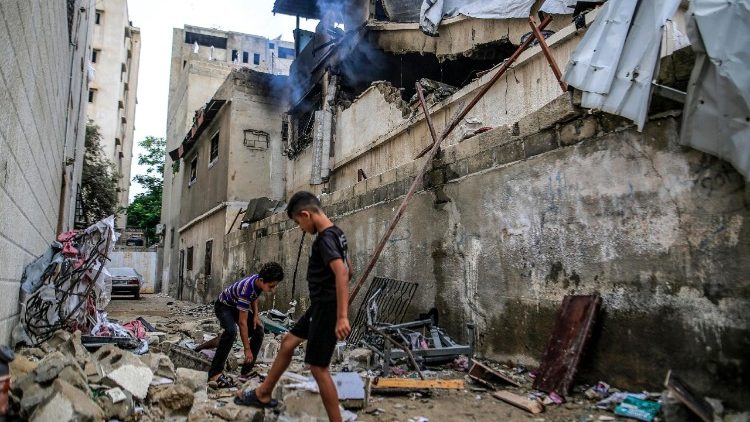 Gaza: Israel construye una barrera junto a la «Línea Amarilla» en la Franja