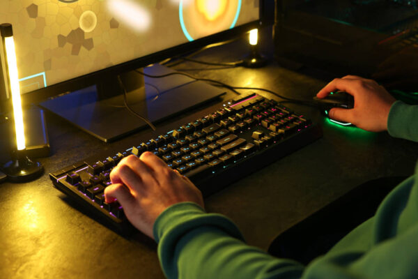 Jugar para desconectar: así es el gamer español