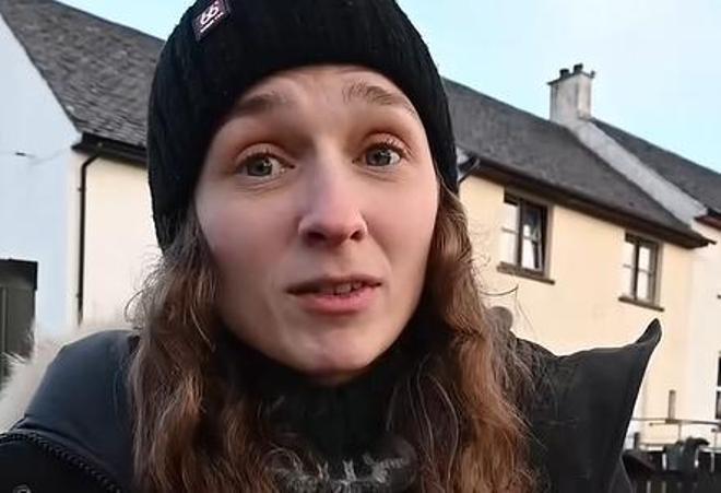 La 'youtuber' Dana Lucia durante su viaje a Escocia: "Te pagan para que vengas a vivir aquí"