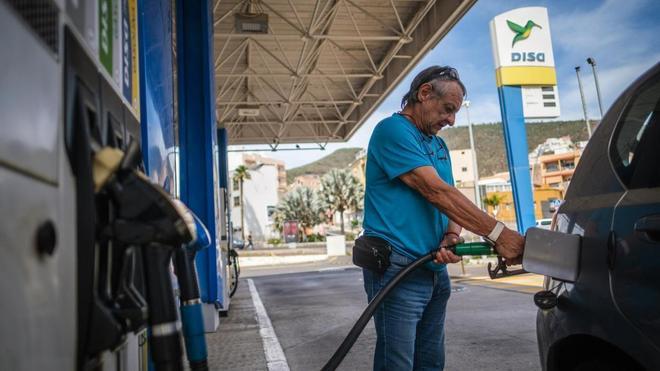 Llenar el depósito será más caro este verano: así sube el precio de la gasolina en julio tras desparecer la rebaja del IVA