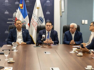 Pagos con tarjetas en estaciones de combustibles suma RD$41,000 MM