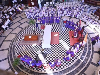 Sepultan a monseñor Antonio Camilo