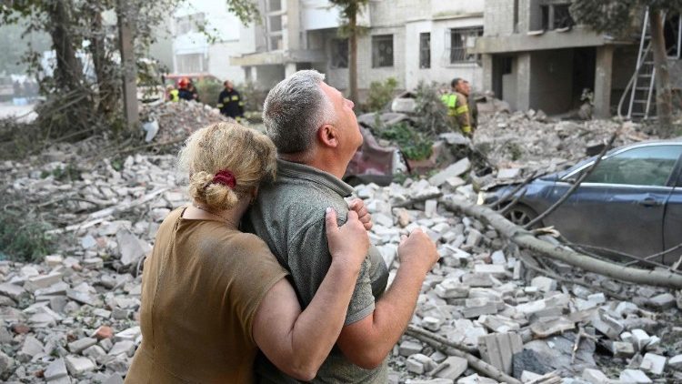 Ucrania: Rusia lanza una fuerte ofensiva y provoca tensiones con Polonia