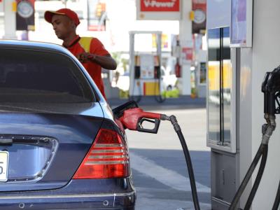 Aumento de precios de combustibles en República Dominicana y subsidios del Gobierno
