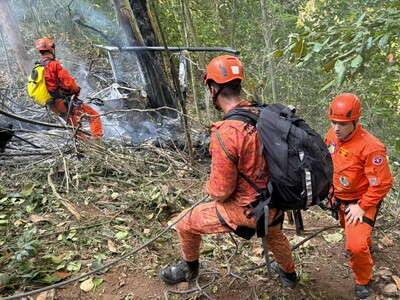 Cuatro personas mueren tras estrellarse helicóptero en Río de Janeiro