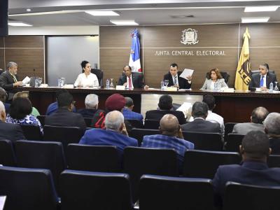 Dany Alcántara celebra la suspensión de la norma sobre encuestas electorales