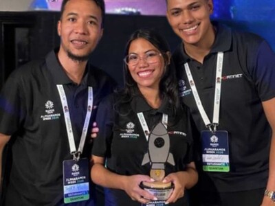 **Equipo Quantum gana primer lugar en hackathon de Grupo Ramos**