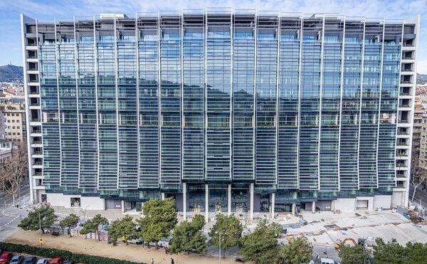 Fondos e inversores impulsan la inversión en oficinas en Madrid y Barcelona un 56% hasta junio