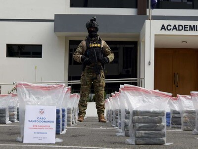 Incautan 1.3 toneladas de cocaína en operación marítima frente a Baní