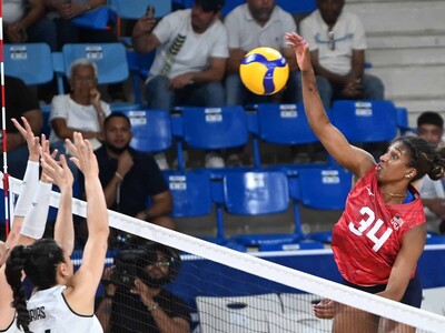 La selección femenina de Estados Unidos mantiene su invicto en el Campeonato Continental Femenino Norceca 2026 tras vencer a México en tres sets, con parciales de 25-19, 25-20 y 25-17. Este resultado deja a las estadounidenses con un récord de 2-0, mientras que el equipo mexicano queda con 0-2 en el Grupo A.