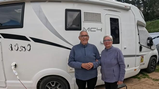 Maribel y Vicente llevan más de 5 años viviendo en 10 m sin pagar facturas: "Hemos dado el 100% durante toda nuestra vida, tanto a nuestros padres como a los hijos. Ahora es nuestro momento"