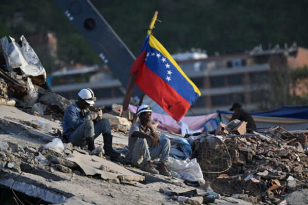 Venezolanos enfrentan la devastación tras los terremotos de junio