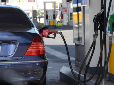 Aumento del precio de los combustibles en República Dominicana se atribuye a productos refinados