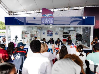 Cinco jóvenes dominicanos superan récord Guinness de lectura continua en voz alta