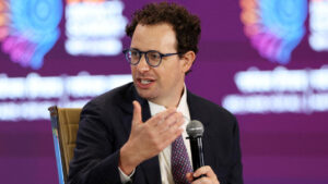Dario Amodei, CEO de Anthropic, solicita desacelerar el desarrollo de inteligencia artificial