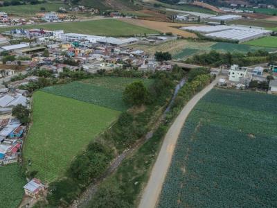 Dictan medidas coercitivas a hombre arrestado por extracción ilegal de arena del río Tireo